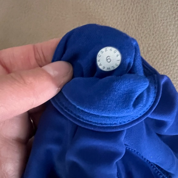 Lululemon blue crop leggings - Picture 5 of 11